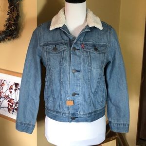 LEVIS Size Medium 10-12 Years Denim Cotton Shearing Poly Trucker Jacket $79 NEW